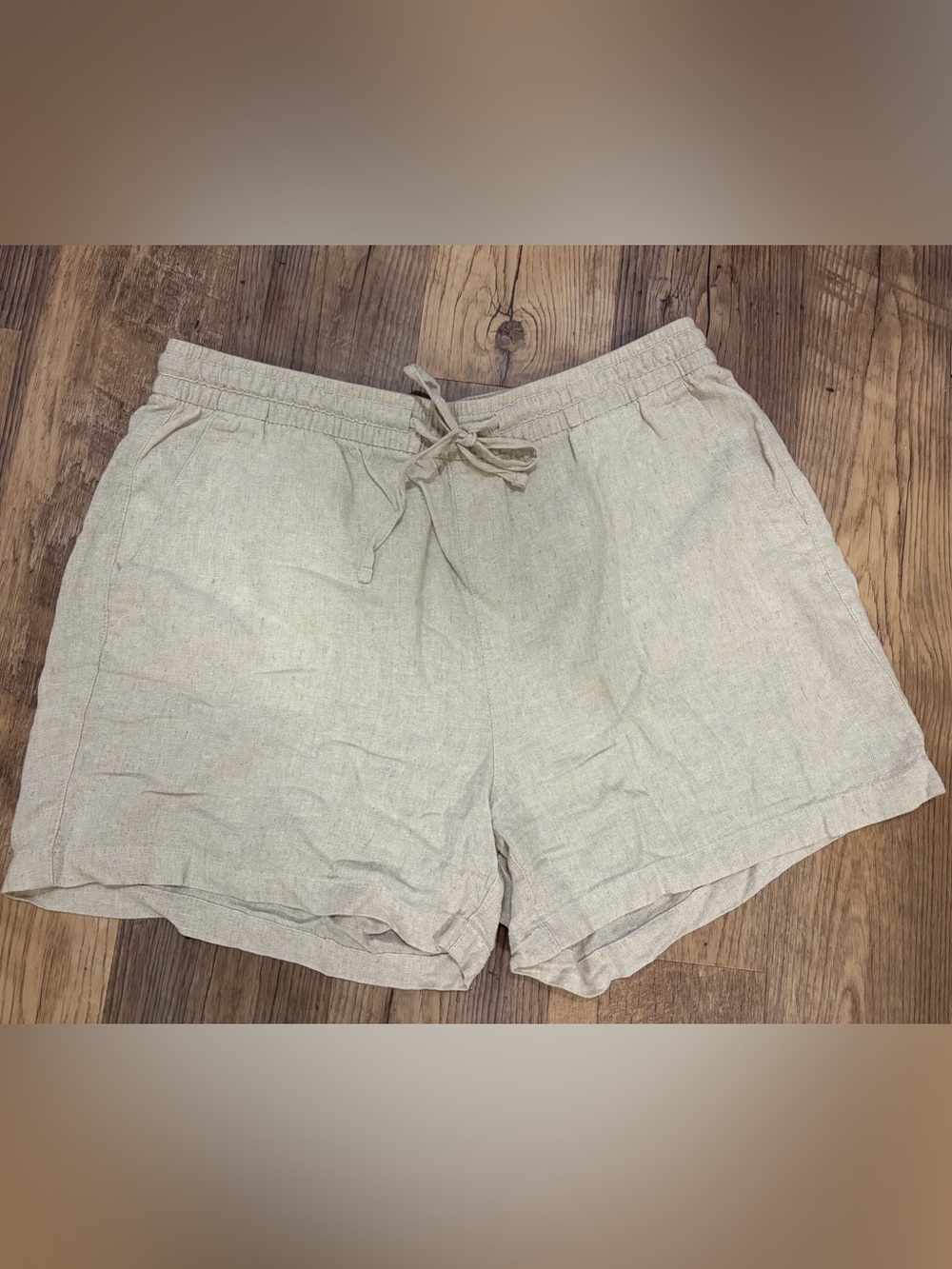 Old Navy Lightweight Drawstring Linen-Blend Shorts in Beige